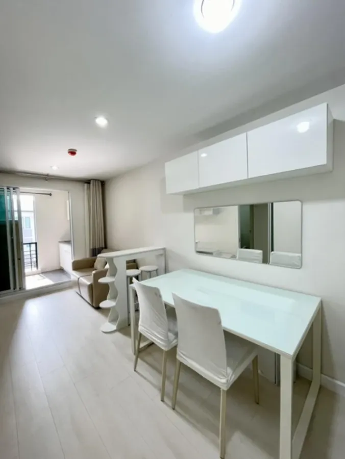For sale: Sammakorn S9 Condominium, 8th floor, spacious room, airy, comfortable to live in. Hurry and reserve your ownership now!