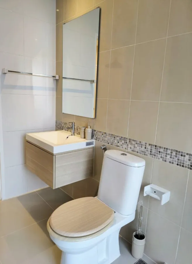 Urgent sale!! S One Rama 9, 2nd floor, Building B, fully furnished, good price, ready to pack your bags and move in!!