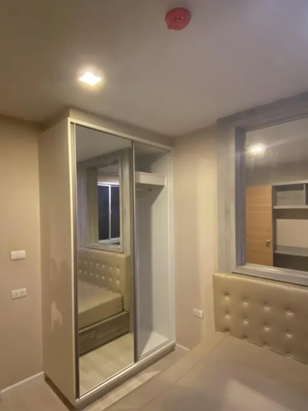 ให้เช่า คอนโด Metro luxe พระราม 4 โซฟา built-in อย่างดี ห้องตกแต่งน่าอยู่ ราคานี้รีบจองเลยจร้า