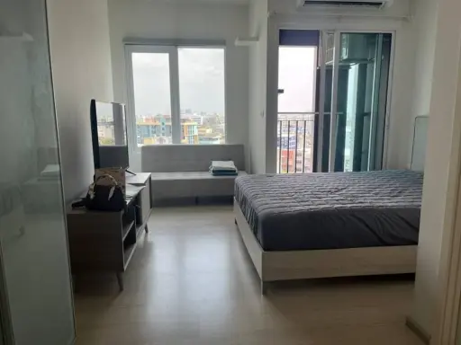 For rent: Chapter One Eco Ratchada-Huai Khwang, studio room, complete amenities. Watch first, stay first.