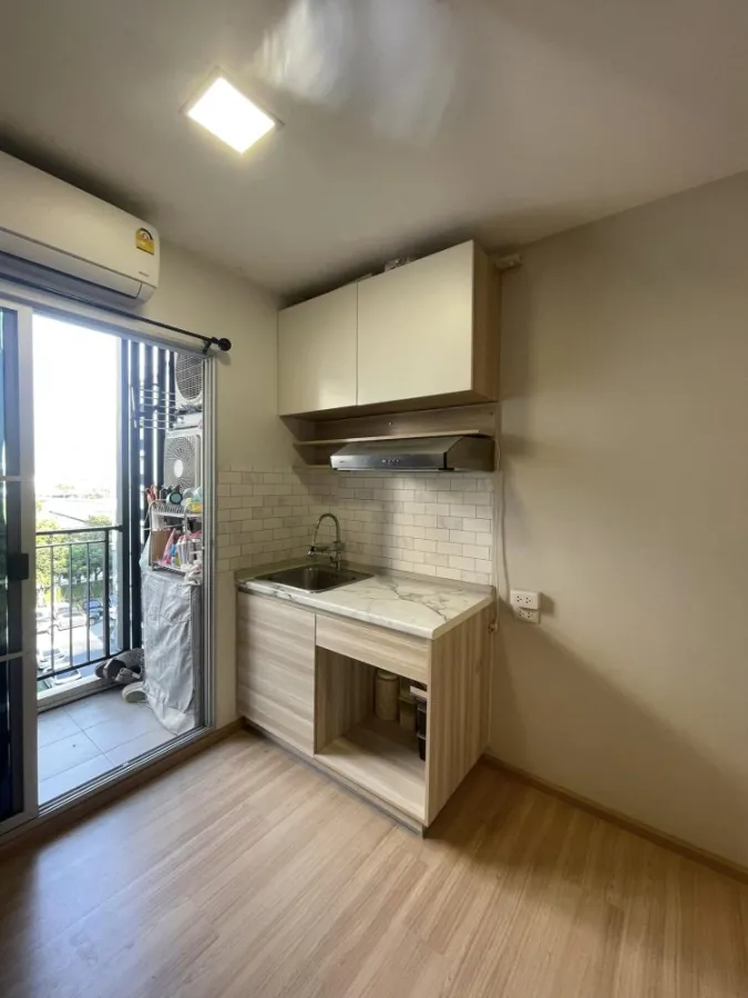 For sale: Plum Condo Mix Chaengwattana, empty room, ventilated, swimming pool view, this good, if you miss it you will regret it.