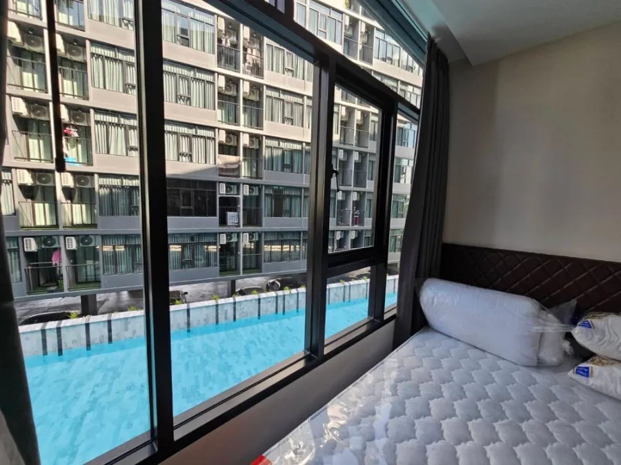 For rent: The Independent Condo Amata, swimming pool view, 3rd floor, fully furnished. Reserve first and stay first.