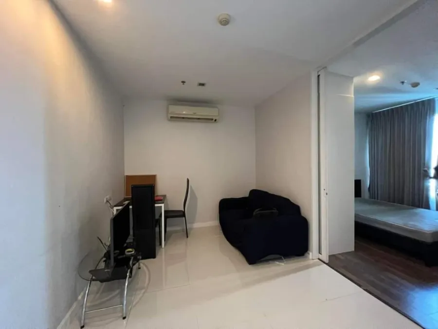 Condo for sale or rent, The Bloom Sukhumvit 71, decorated in white tones, 9th floor, complete with electrical appliances. Hurry and reserve now.