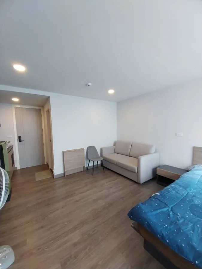 For rent, Flexi Sathorn-Charoen Nakhon, STUDIO room, fully decorated, comes at a low price, easy on the wallet, don't miss it.