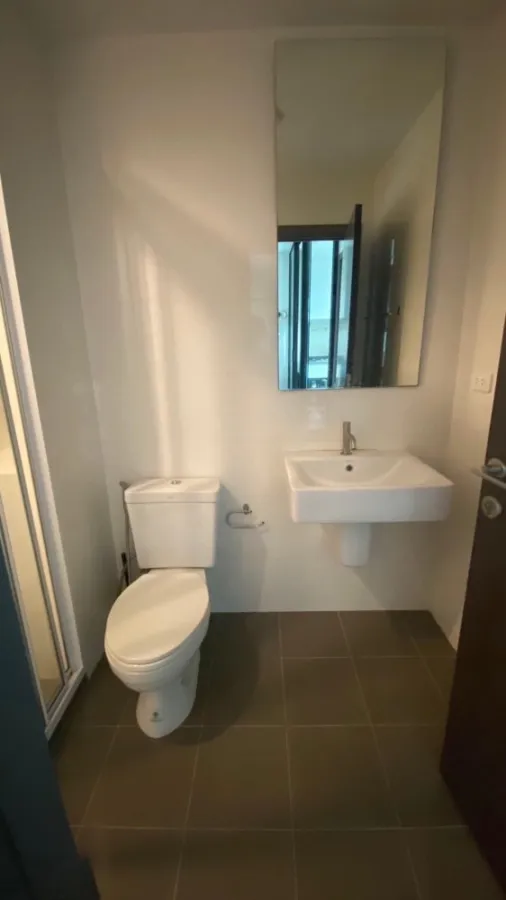 For sale or rent, The Base Park West, 18th floor, open and comfortable view. The room is fully decorated, finished in one place. Hurry and reserve it.