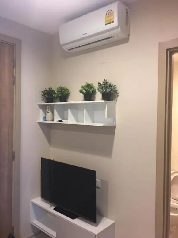Ready to move in Condolette Mist Rama 9 for rent, fully furnished, electrical appliances ready. There is no cheaper than this. Let's get it.