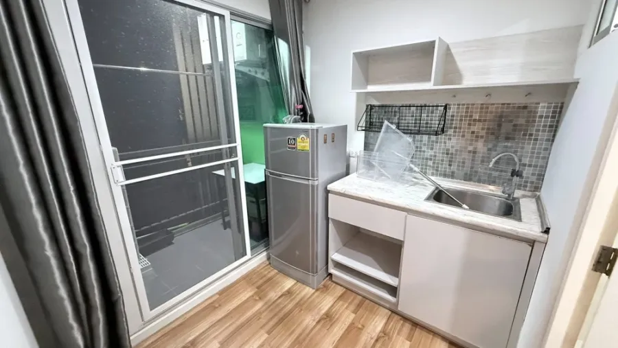 Selling V Condo Ladkrabang, 2nd floor unit. Great location, fully furnished. Don't miss out!