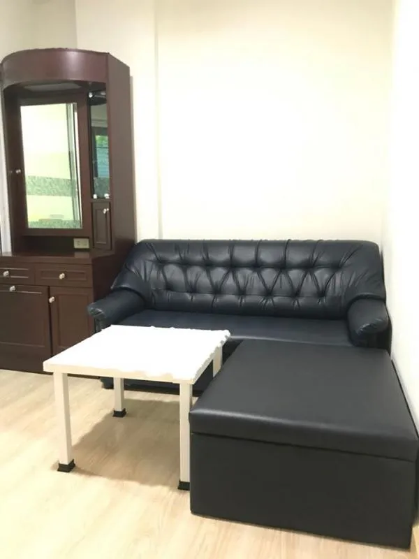 For rent! Condo by the garden, quiet, shady, cool, easy to find food, convenient to travel, The Niche Ladprao 48