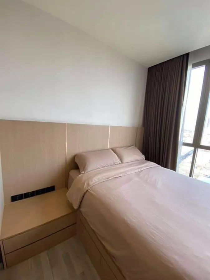 Condo for sale, rent, The Room Sathorn-St.Louis. Nice leather sofa, 16th floor, east direction. Don't wait.