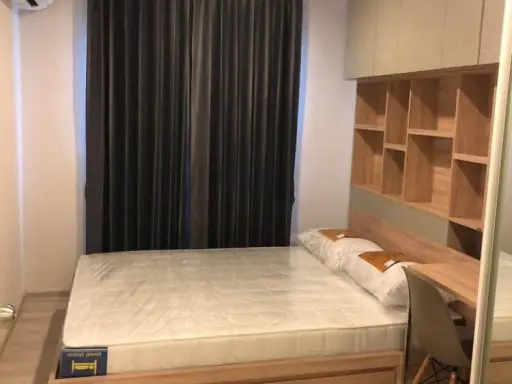 For rent Plum condo central station 1 Bed 26.50 sq m. Phase 1, 34th floor, good view, should not miss this room.