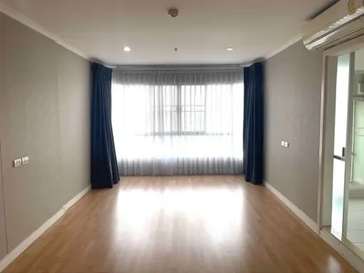 For sale rent Lumpini Park Riverside Condo Rama 3, empty room, 34th floor, Chao Phraya River view, come to reserve.