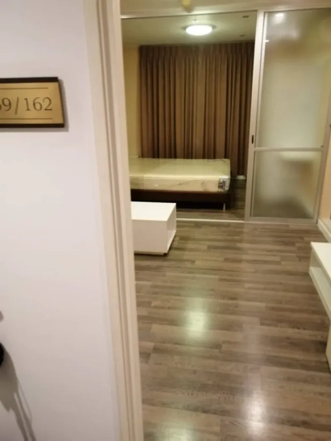 Condo for rent, Dbura Phran Nok, warm room, stunning city view, fully furnished, washing machine included, very worth booking