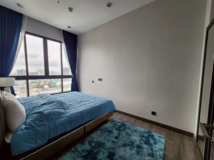 For sale: Urbano Rajavithi corner room with privacy, plenty of usable space, beautiful view of the Chao Phraya River. Don't miss it!