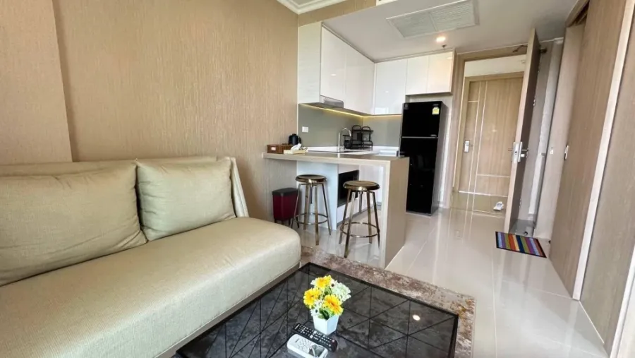 For rent: The Riviera Jomtien Pattaya, 16th floor, fully furnished, nice to live in, book now, urgently.