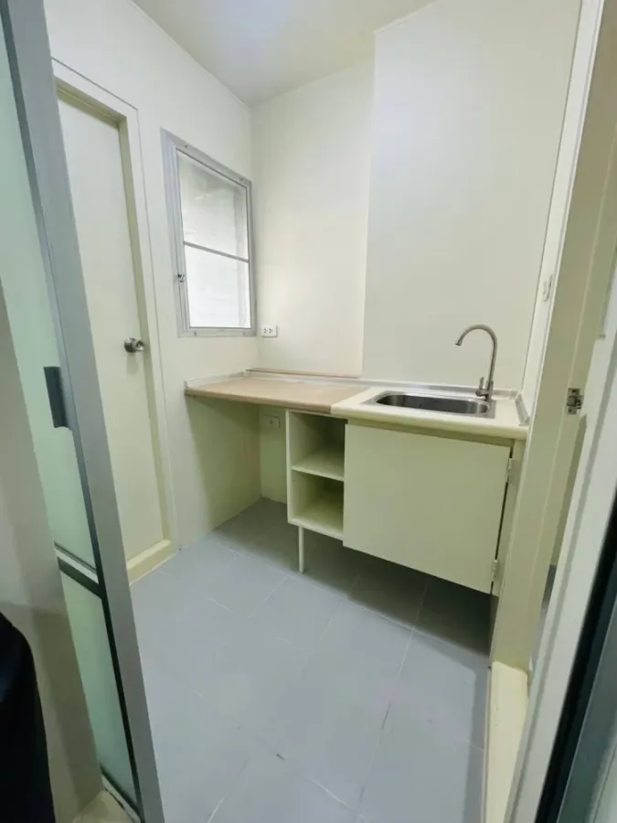 For rent Lumpini Condotown Chonburi - Sukhumvit 5th floor, Combined room, fully furnished, ready to move in, reserve now.