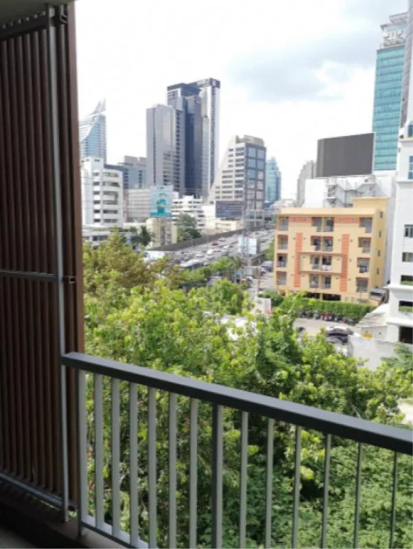 Condo for rent, Focus at Ploenchit, very beautiful room, fully furnished, ready to move in, beautiful city view, convenient transportation, near BTS Hurry up and grab it.