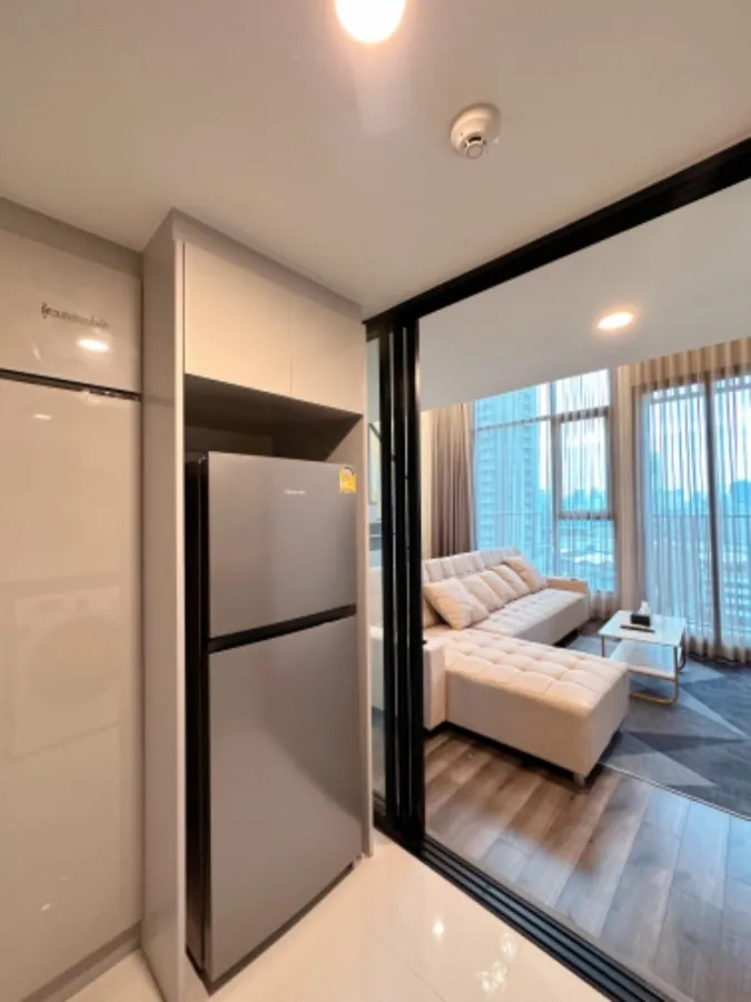 For rent!! Condo Knightsbridge Space Rama 9, duplex room, 9th floor, beautiful view, ready to move in. Hurry up and book now!!
