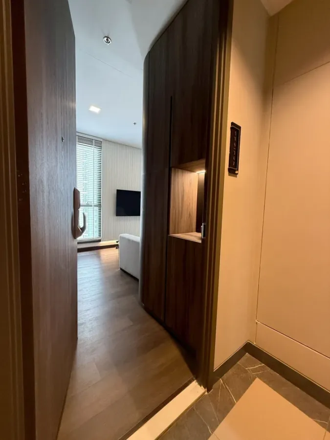 For rent: The Privacy Jatujak, corner unit with natural light from two sides, fully furnished and ready to move in.
