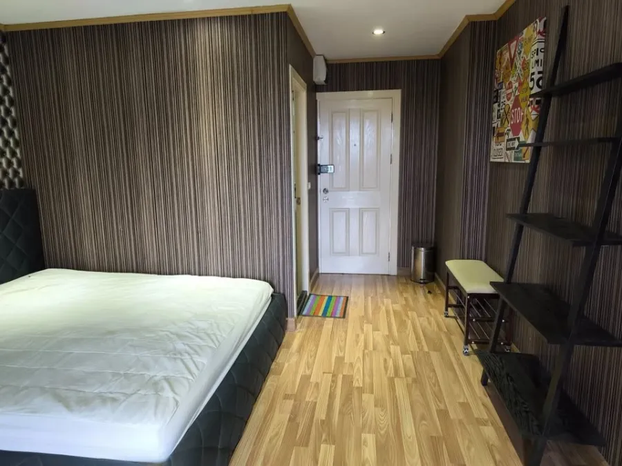 Condo for sale or rent, Regent Home 15, Chaengwattana, next to wallpaper, decorated, fully furnished, rent now