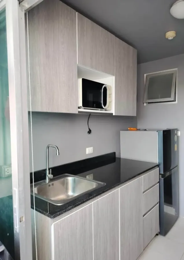 For sale: Dcondo Onnut Rama 9, 5th floor, fully furnished, nice to live in, reserve now, hurry!