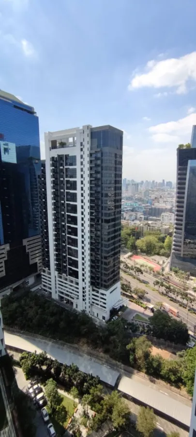 Condo for rent, Noble Revolve Ratchada, beautifully decorated, LOFT style, own it before anyone else today!!