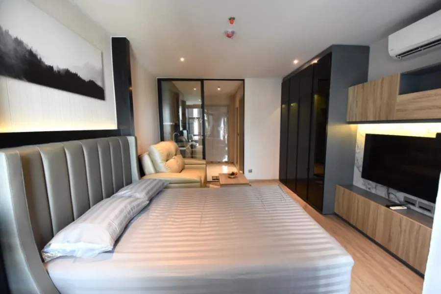 For rent: RHYTHM EKKAMAI, STUDIO room, beautifully decorated, very livable, every piece of good furniture, don't miss it.