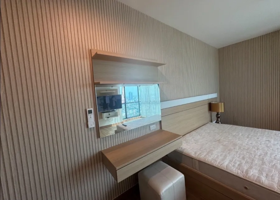 Sell ​​Akasin place condo, big room, corner was on the top floor furniture is ready Plus the best price, don't miss it.