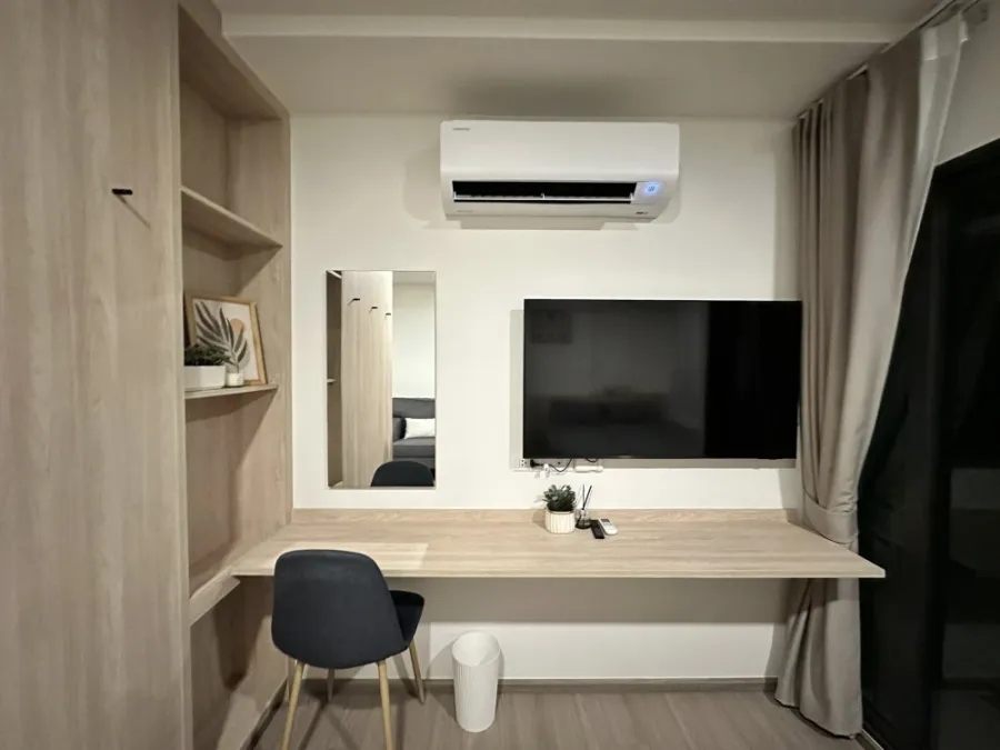 Condo for rent at The Muve Pradipat, residential side. Cool breeze, unobstructed view, fully furnished, ready to move in.