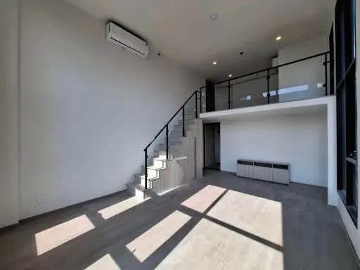 For sale: Origin Play Bang Khun Non Triple Station. Large unit, a rare find with only 3 units in the entire building. River view. Don't miss out!