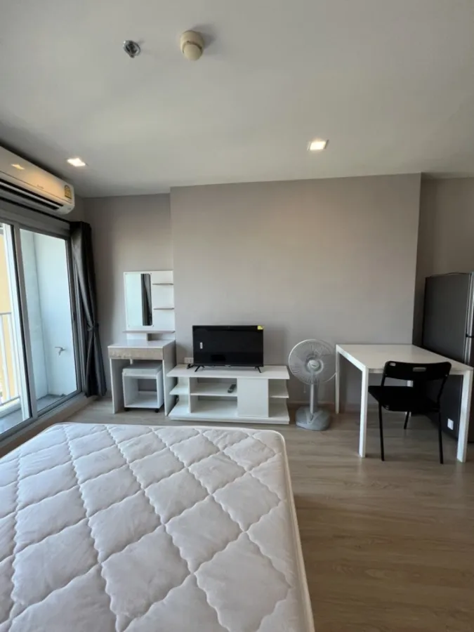 For sale: Casa Condo Bang Yai, 33rd floor, comes with furniture. Complete with electrical appliances. Book now, don't miss out.