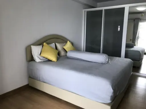 Urgent sale, Supalai Park Khaerai-Ngamwongwan Condo. Spacious room Lots of usable space Buy now, don't wait. images