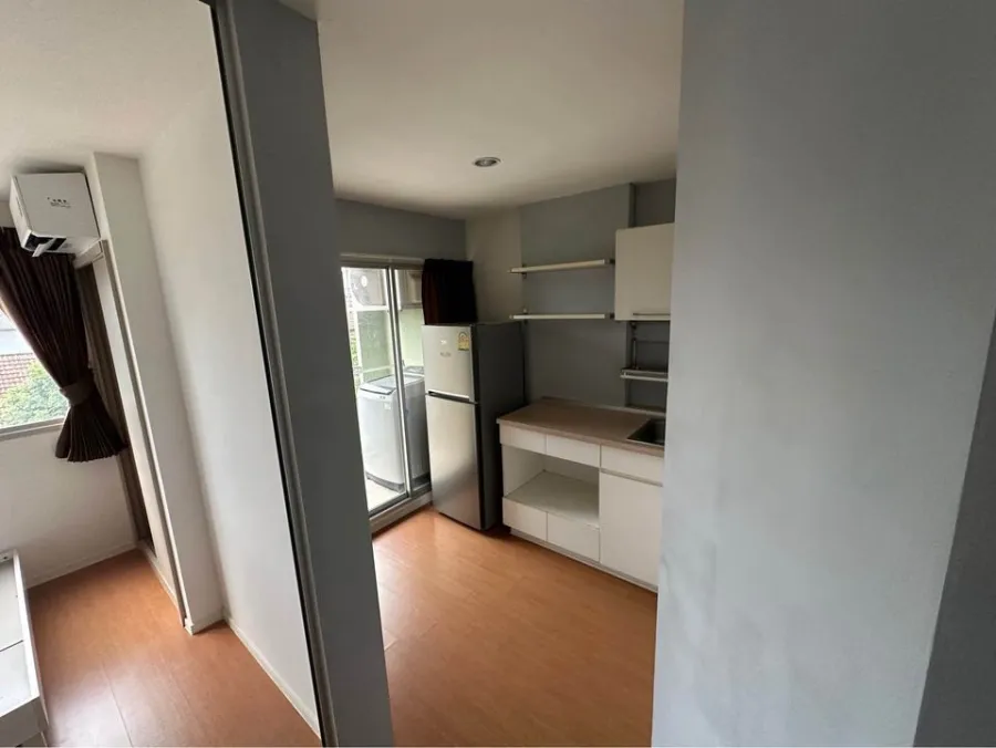 For sale: Lumpini Condo Town Ramintra-Lad Phrao, divided into separate rooms, fully furnished, don't miss out!