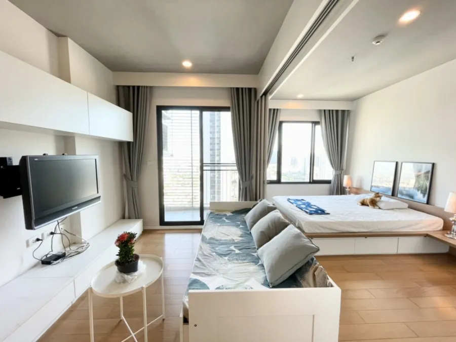 For rent urgently!! Condo Blocs 77, room no. 291/392, 24th floor, pool view Fully furnished, ready to move in. Don't miss it!!