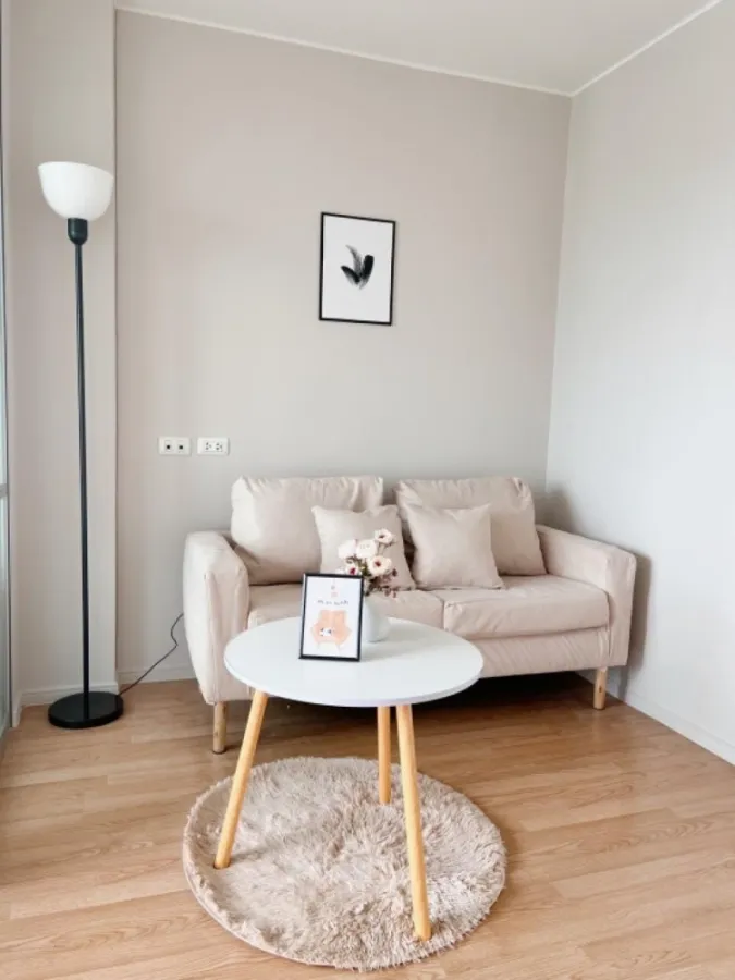 For rent!! Condo Lumpini Ville On Nut 46, partitioned room, south facing, color tones, easy to decorate. Just carry your bags and move in!!