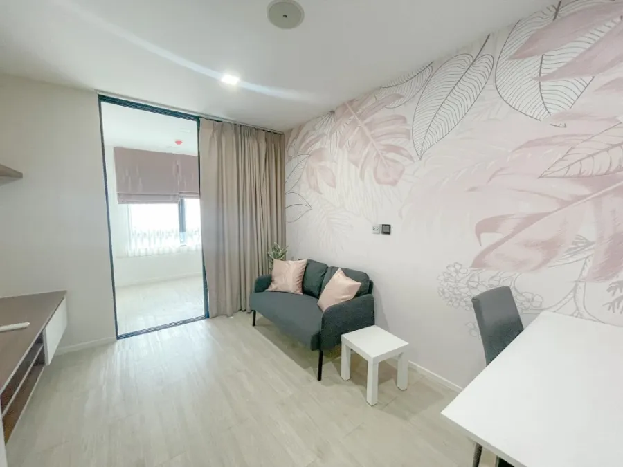 Condo for rent, Atmoz Ladprao 71, nice decorated room Install wallpaper in the whole room and get the best price. Book now.