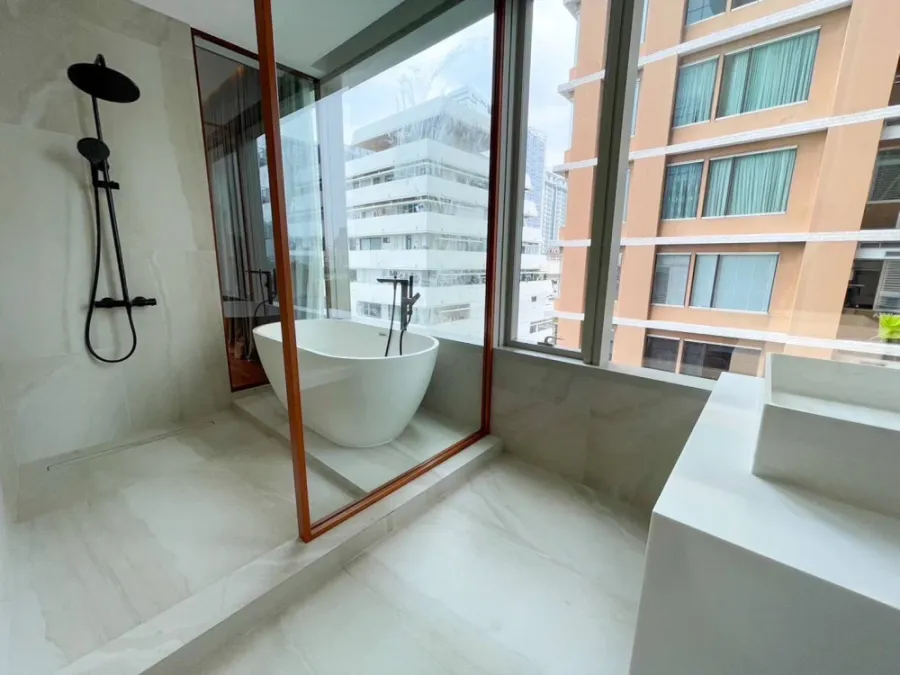 🏙️ ให้เช่า คอนโดหรู 185 Rajadamri Condominium ✨ 📍 ทำเลพรีเมียม ใจกลางกรุงเทพ ใกล้สวนลุมพินี และแหล่งไลฟ์สไตล์ระดับไฮเอนด์