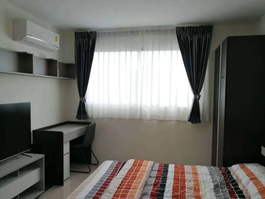 Condo for rent, Assakarn Place Srinakarin, near department stores and markets, convenient to travel, hurry and book now!