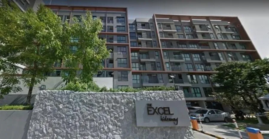 For sale: The Excel Hideaway Sukhumvit 50, corner room, quiet, reasonable price. I must say you must not miss this.
