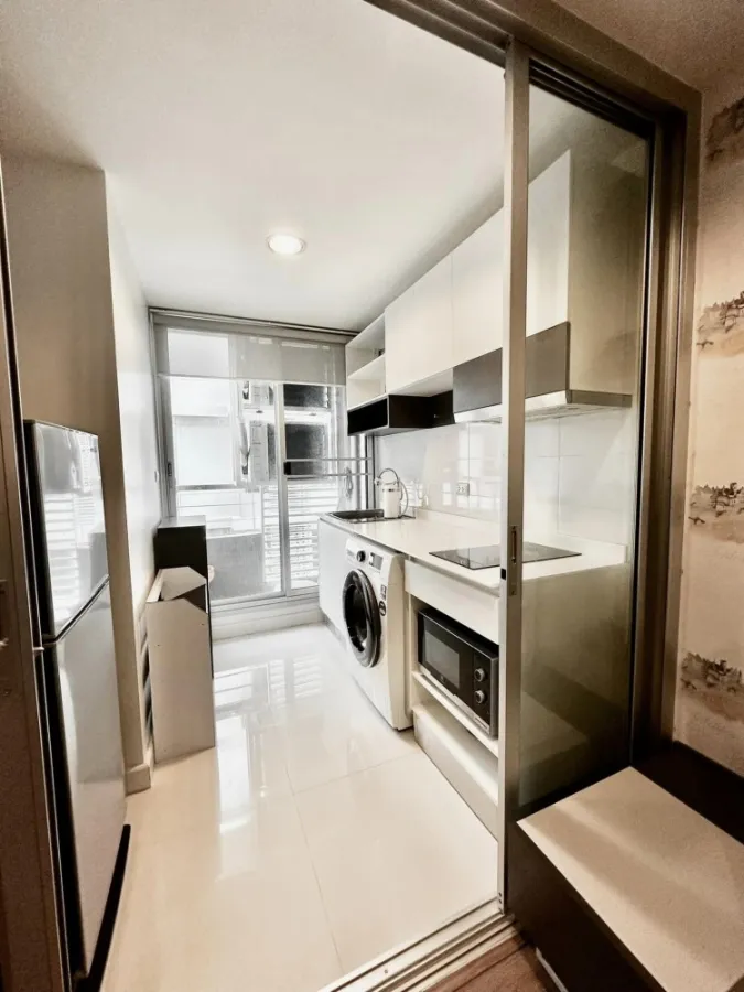 For sale, for rent!! Condo The Kris Ratchada 17, beautiful room, wallpapered, friendly price, book now!!