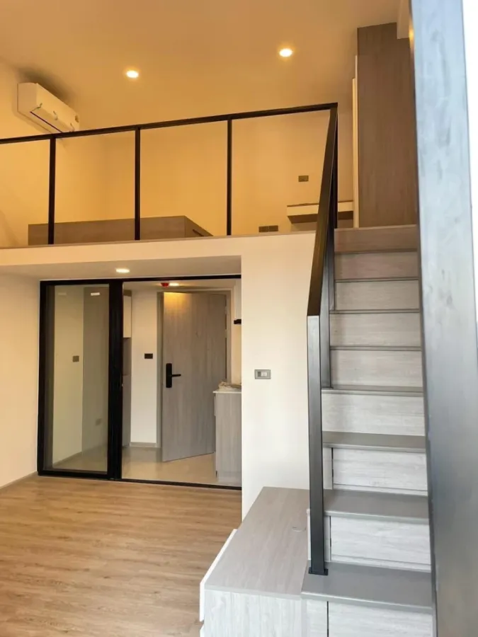 Selling down payment Origin Plug and Play Sirinthorn, 24th floor, city view room, no buildings blocking, great price, buy now.