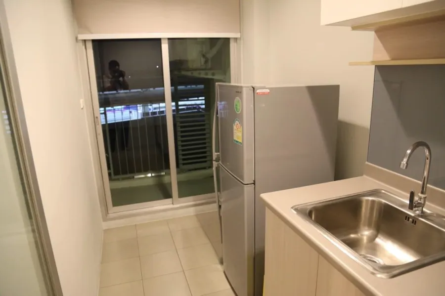 For rent: Casa Condo Ratchada-Ratchaphruek. The room is simply decorated, ready to move in, big screen TV, don't miss it.