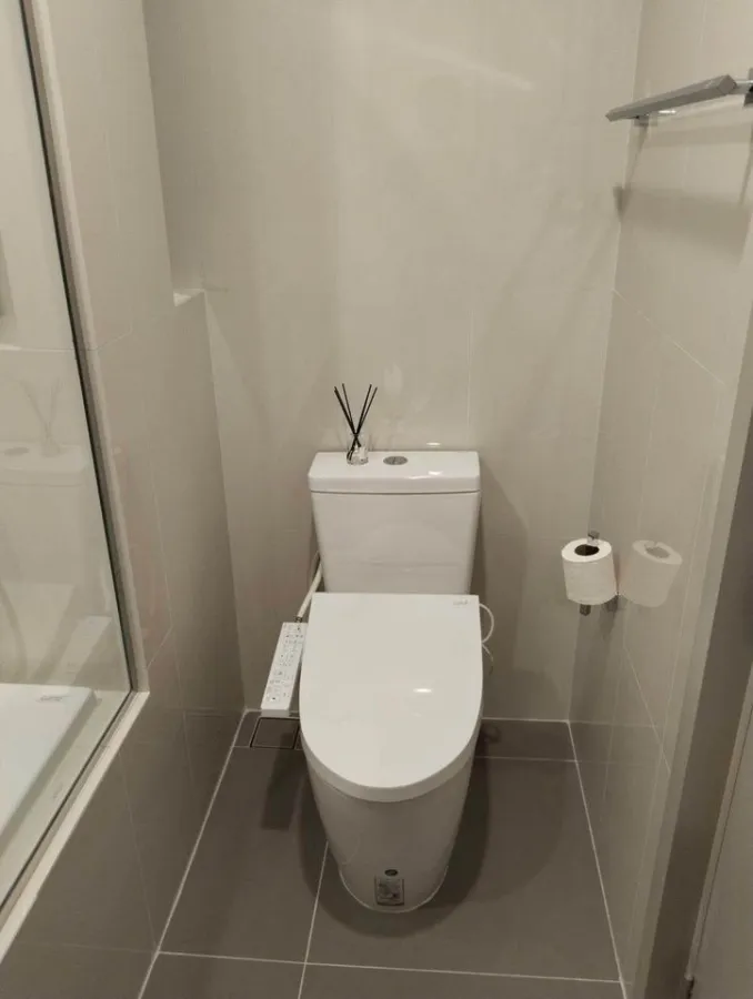 Urgent sale! Condo Oka House Sukhumvit 36, 15th floor, high view, affordable price, everything here. Buy now before you miss out.