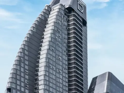 Condo sales down, Ideo Q Sukhumvit 36, Building A, size 44.50 sq m.29th floor, near BTS, good location, grab it now !!