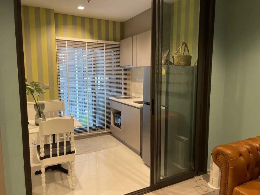 For rent Life Asoke-Rama 9, the most beautiful room, fully furnished, new interior, very good view, whoever stays is guaranteed to be satisfied