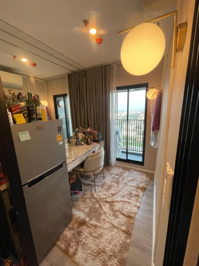 Knightbridght sukhumvit theparak for sale, nice room, full built-ins. Ready to drag your bag.
