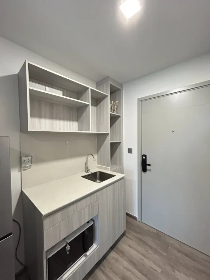 For rent: Kave Embryo Rangsit, a lovely room on the 3rd floor, fully furnished with appliances. Book now!