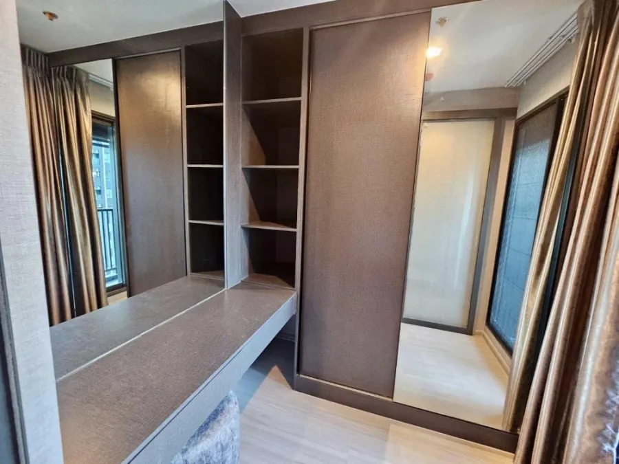 For rent: Life Ladprao, 30th floor, fully furnished room with walk-in closet. Interested? Book now. Don't wait.