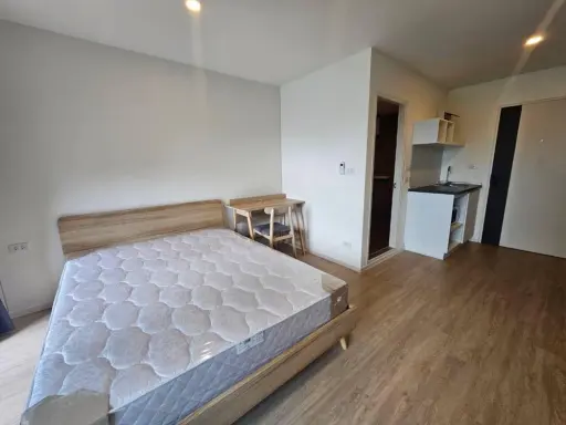 Urgent sale, Lumpini Ville Chaengwattana 10, studio room, 2nd floor, not high, comes with a very good price, hurry and reserve now.