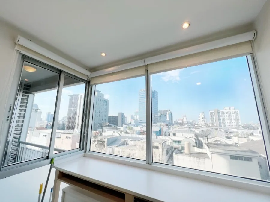 Condo for rent, Rhythm Ratchada, corner room, ready to move in, convenient travel, near MRT Ratchadaphisek.