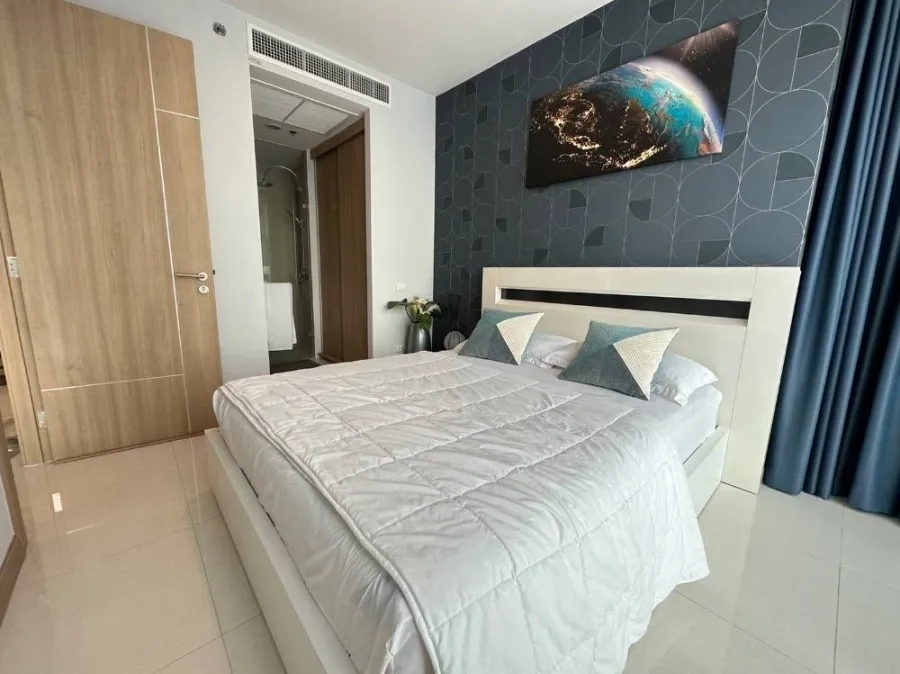 For sale: The Riviera Wong Amat Beach, corner room with privacy, luxuriously decorated, stylish, with beautiful wallpaper, sea view, book now.